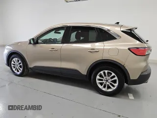 2020 Ford Escape SE z VIN 1FMCU0G61LUA00772, wystawiony jako Copart lot #65851325 z przebiegiem 126 308 mil mil oraz Czysty tytuł • Clean title. Historia ofert i sprzedaży dostępna na DreamBid. Obrazek 2.