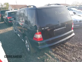 2005 Mercedes-Benz M 500 z VIN 4JGAB75E45A533851, wystawiony jako IAAI lot #42121698 z przebiegiem Nie podano mil oraz . Historia ofert i sprzedaży dostępna na DreamBid. Obrazek 3.