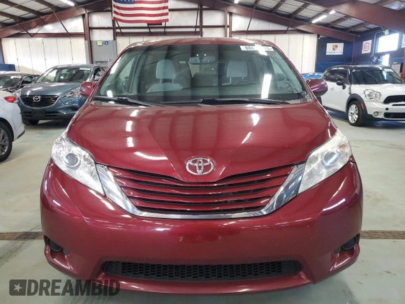 2017 Toyota Sienna LE Auto Access Seat with VIN 5TDKZ3DC0HS837182, listed as a Copart auction lot 88671015 with 415,159 mi miles and Clean Title. Bid and sale history available at carsss.com. Image 5.