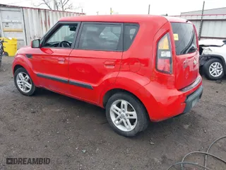 2010 Kia Soul + with VIN KNDJT2A29A7102901, listed as a IAAI auction lot 41880341 with 242,352 mi miles. Bid and sale history available at carsss.com. Image 3.