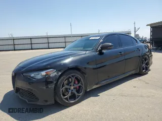 2018 Alfa Romeo Giulia Ti Sport z VIN ZARFAECN7J7588845, wystawiony jako Copart lot #55140535 z przebiegiem Nie podano mil oraz Szkoda całkowita • Salvage title. Historia ofert i sprzedaży dostępna na DreamBid. Obrazek 1.
