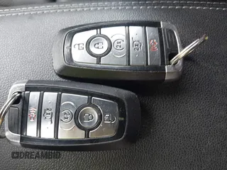 2020 Ford Escape SEL z VIN 1FMCU9H6XLUA29433, wystawiony jako IAAI lot #42446183 z przebiegiem 52 089 mil mil oraz . Historia ofert i sprzedaży dostępna na DreamBid. Obrazek 11.