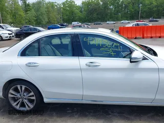 2020 Mercedes-Benz C 300 z VIN WDDWF8DB1LR543088, wystawiony jako IAAI lot #42193679 z przebiegiem 54 050 mil mil oraz . Historia ofert i sprzedaży dostępna na DreamBid. Obrazek 13.
