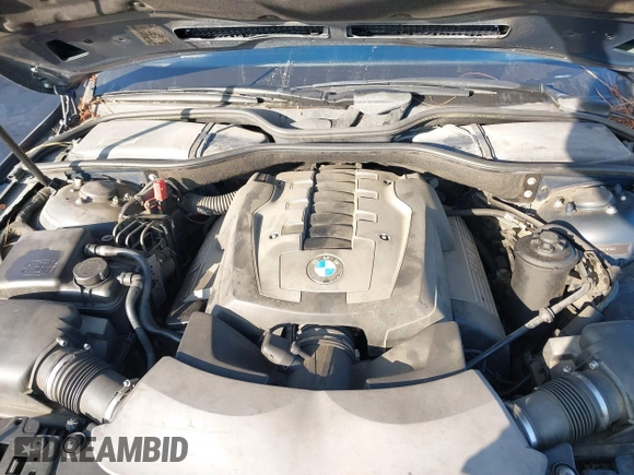 2006 BMW 7 Series 750Li with VIN WBAHN83546DT34282, listed as a IAAI auction lot 41500332 with 117,535 mi miles. Bid and sale history available at carsss.com. Image 10.