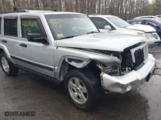2006 Jeep Commander with VIN 1J8HG48N26C288836, listed as a IAAI auction lot 42019639 with 178,807 mi miles. Bid and sale history available at carsss.com. Image 6.