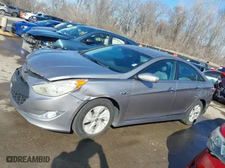 2013 Hyundai Sonata Hybrid Limited with VIN KMHEC4A47DA073769, listed as a IAAI auction lot 41758140 with 154,615 mi miles. Bid and sale history available at carsss.com. Image 15.