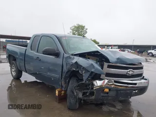 2010 Chevrolet Silverado 1500 LS with VIN 1GCSCREA5AZ176206, listed as a IAAI auction lot 41003831 with 126,617 mi miles. Bid and sale history available at carsss.com. Image 1.