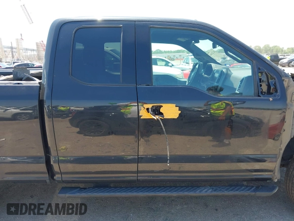 2015 Ford F-150 XLT with VIN 1FTFX1EF1FFC06037, listed as a IAAI auction lot 42525664 with 269,216 mi miles and . Bid and sale history available at DreamBid. Image 13.