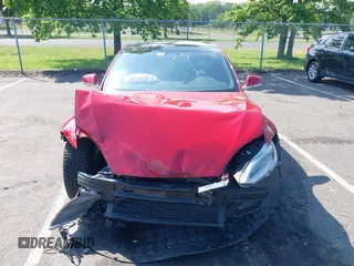 2016 Tesla Model S 90D z VIN 5YJSA1E4XGF171244, wystawiony jako IAAI lot #42584589 z przebiegiem 85 412 mil mil oraz . Historia ofert i sprzedaży dostępna na DreamBid. Obrazek 12.