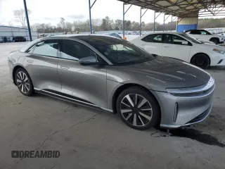 2022 Lucid Air Grand Touring z VIN 50EA1GBA1NA003034, wystawiony jako Copart lot #48893755 z przebiegiem Nie podano mil oraz Szkody całkowita. Historia ofert i sprzedaży dostępna na DreamBid. Obrazek 4.