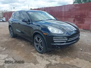2014 Porsche Cayenne z VIN WP1AA2A26ELA97738, wystawiony jako IAAI lot #42445351 z przebiegiem 118 381 mil mil oraz . Historia ofert i sprzedaży dostępna na DreamBid. Obrazek 1.