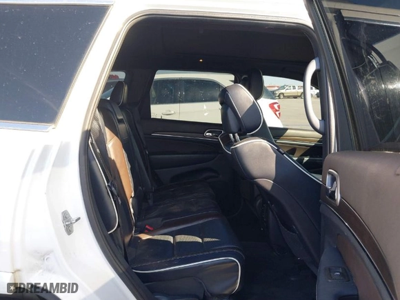 2017 Jeep Grand Cherokee Overland with VIN 1C4RJECGXHC636297, listed as a IAAI auction lot 41661922 with 111,477 mi miles. Bid and sale history available at carsss.com. Image 8.