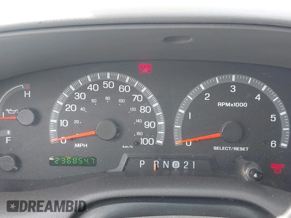 2003 Ford F-150 XLT with VIN 1FTRW07L13KA54535, listed as a IAAI auction lot 41766119 with 236,854 mi miles. Bid and sale history available at carsss.com. Image 7.
