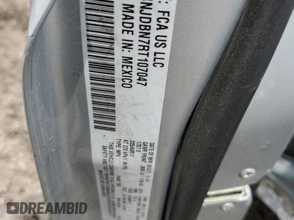 2024 Jeep Compass Latitude z VIN 3C4NJDBN7RT107047, wystawiony jako Copart lot #55265515 z przebiegiem 27 017 mil mil oraz Szkoda całkowita • Salvage title. Historia ofert i sprzedaży dostępna na DreamBid. Obrazek 13.