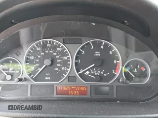 2001 BMW 3 Series 330i with VIN WBAAV53471F167498, listed as a IAAI auction lot 41586979 with 171,825 mi miles. Bid and sale history available at carsss.com. Image 7.