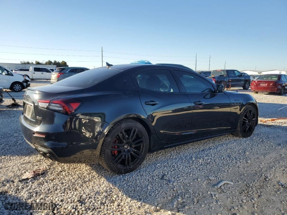 2022 Maserati Ghibli Modena with VIN ZAM57YSM7N1390950, listed as a Copart auction lot 84095394 with 22,449 mi miles and Salvage Title. Bid and sale history available at carsss.com. Image 3.