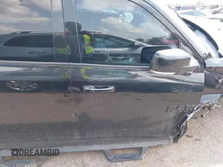 2015 Ram 1500 Sport z VIN 1C6RR6MT5FS784703, wystawiony jako IAAI lot #42129086 z przebiegiem 126 856 mil mil oraz . Historia ofert i sprzedaży dostępna na DreamBid. Obrazek 13.