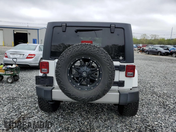 2018 Jeep Wrangler Unlimited Sahara with VIN 1C4HJWEG4JL922375, listed as a Copart auction lot 55333765 with 111,986 mi miles and Salvage title. Bid and sale history available at DreamBid. Image 6.