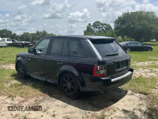 2010 Land Rover Range Rover Sport HSE z VIN SALSF2D41AA251579, wystawiony jako Copart lot #59035625 z przebiegiem 243 104 mil mil oraz Tytuł czysty. Historia ofert i sprzedaży dostępna na DreamBid. Obrazek 3.