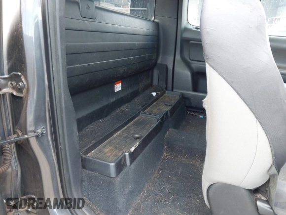 2016 Toyota Tacoma SR with VIN 5TFRX5GN0GX064882, listed as a IAAI auction lot 41371947 with 30,378 mi miles and . Bid and sale history available at DreamBid. Image 8.