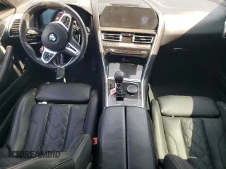 2021 BMW M8 z VIN WBSGV0C01MCF26925, wystawiony jako Copart lot #68743134 z przebiegiem Nie podano mil oraz Szkoda całkowita • Salvage title. Historia ofert i sprzedaży dostępna na DreamBid. Obrazek 8.