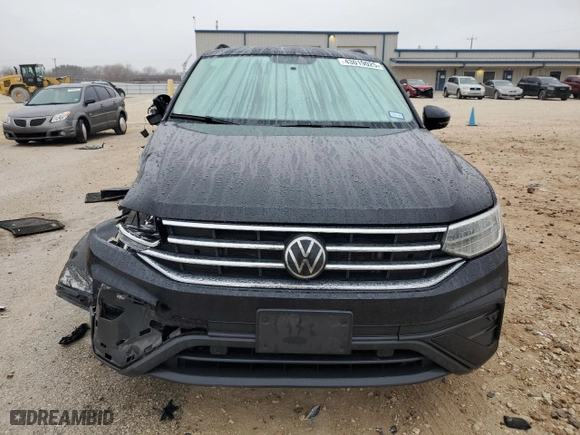 2022 Volkswagen Tiguan S with VIN 3VV1B7AX9NM034513, listed as a Copart auction lot 43019025 with 71,010 mi miles and Salvage Title. Bid and sale history available at carsss.com. Image 5.