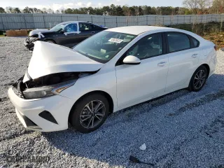 2022 Kia Forte LXS with VIN 3KPF24AD4NE452190, listed as a Copart auction lot 49825825 with 80,479 mi miles and Salvage Title. Bid and sale history available at carsss.com. Image 1.