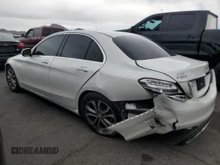 2015 Mercedes-Benz C 300 z VIN 55SWF4JB7FU084178, wystawiony jako Copart lot #48511515 z przebiegiem 100 857 mil mil oraz Szkoda całkowita • Salvage title. Historia ofert i sprzedaży dostępna na DreamBid. Obrazek 2.