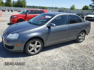 2010 Volkswagen Jetta Limited Edition с VIN 3VWAZ7AJ5AM099663, выставлен на аукционе Copart как лот 58526265 с пробегом 121 827 миль миль и Списание • Salvage title. История ставок и продаж доступна на DreamBid. Изображение 1.