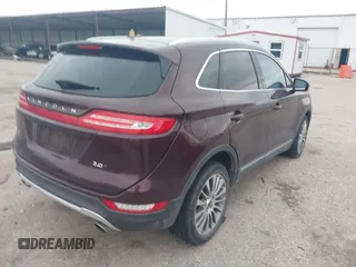2017 Lincoln MKC Reserve z VIN 5LMCJ3C90HUL72098, wystawiony jako IAAI lot #41300727 z przebiegiem 74 507 mil mil oraz . Historia ofert i sprzedaży dostępna na DreamBid. Obrazek 4.