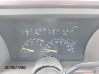 1994 GMC Sierra 2500 z VIN 1GTGC29K6RE565925, wystawiony jako IAAI lot #41798399 z przebiegiem 281 151 mil mil oraz . Historia ofert i sprzedaży dostępna na DreamBid. Obrazek 7.
