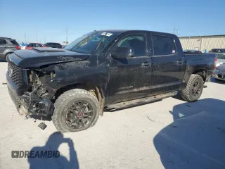 2019 Toyota Tundra SR5 z VIN 5TFDY5F17KX839029, wystawiony jako Copart lot #49956295 z przebiegiem Nie podano mil oraz Szkoda całkowita • Salvage title. Historia ofert i sprzedaży dostępna na DreamBid. Obrazek 1.