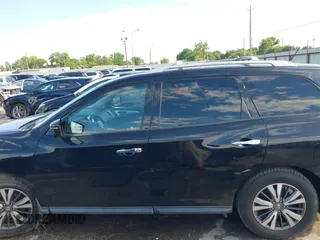 2017 Nissan Pathfinder S z VIN 5N1DR2MN5HC903047, wystawiony jako IAAI lot #42231749 z przebiegiem 115 251 mil mil oraz . Historia ofert i sprzedaży dostępna na DreamBid. Obrazek 14.