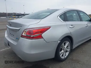 2013 Nissan Altima SV with VIN 1N4AL3AP7DC268367, listed as a IAAI auction lot 41911133 with 192,844 mi miles and . Bid and sale history available at carsss.com. Image 17.