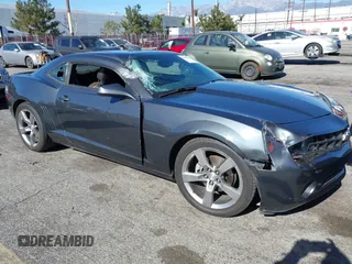 2011 Chevrolet Camaro 2LT z VIN 2G1FC1ED9B9141802, wystawiony jako IAAI lot #41382978 z przebiegiem 94 349 mil mil oraz . Historia ofert i sprzedaży dostępna na DreamBid. Obrazek 1.