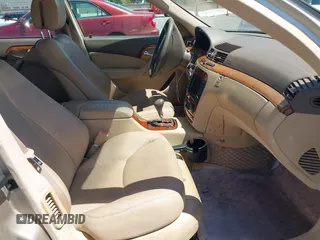 2003 Mercedes-Benz S-Class 4.3L with VIN WDBNG70J73A377067, listed as a IAAI auction lot 42137032 with 122,938 mi miles. Bid and sale history available at carsss.com. Image 5.