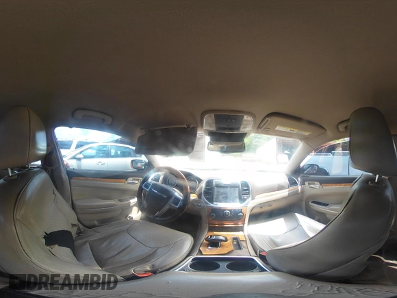 2014 Chrysler 300 C z VIN 2C3CCAEG3EH379888, wystawiony jako IAAI lot #42508878 z przebiegiem 256 320 mil mil oraz . Historia ofert i sprzedaży dostępna na DreamBid. Obrazek 17.