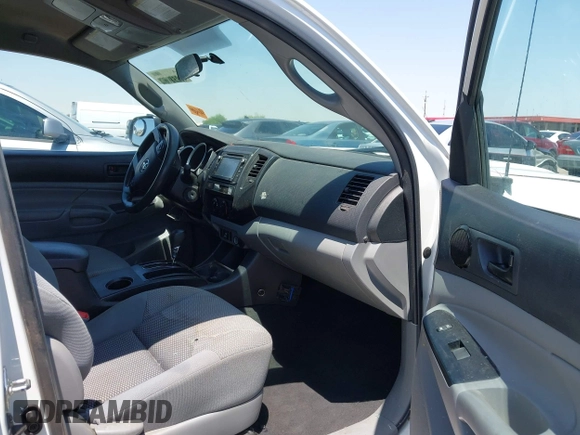 2015 Toyota Tacoma with VIN 5TFTX4CN8FX061944, listed as a IAAI auction lot 42451094 with 89,669 mi miles and . Bid and sale history available at DreamBid. Image 5.