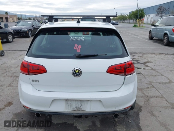 2015 Volkswagen Golf GTI SE with VIN 3VW5T7AU8FM086572, listed as a IAAI auction lot 41708044 with 186,150 mi miles. Bid and sale history available at carsss.com. Image 16.