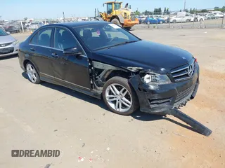 2014 Mercedes-Benz C 250 Sport с VIN WDDGF4HB6ER302587, выставлен на аукционе IAAI как лот 42677039 с пробегом 152 166 миль миль и . История ставок и продаж доступна на DreamBid. Изображение 1.