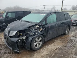 2015 Toyota Sienna L with VIN 5TDZK3DC6FS532978, listed as a Copart auction lot 44255785 with 395,974 mi miles and Clean Title. Bid and sale history available at carsss.com. Image 1.