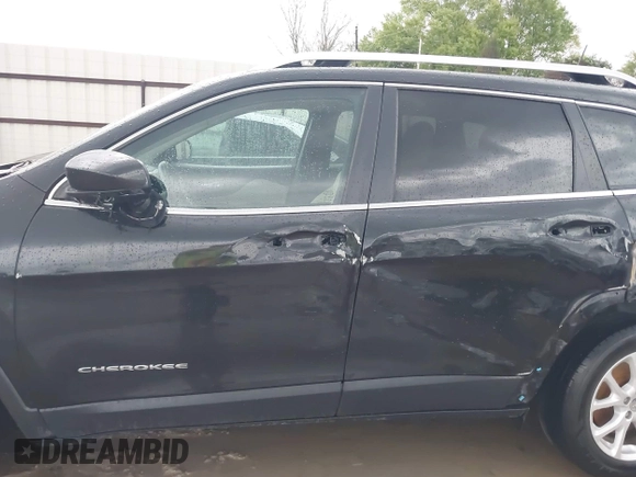 2016 Jeep Cherokee Latitude with VIN 1C4PJLCS4GW347185, listed as a IAAI auction lot 41909802 with 155,026 mi miles. Bid and sale history available at carsss.com. Image 14.