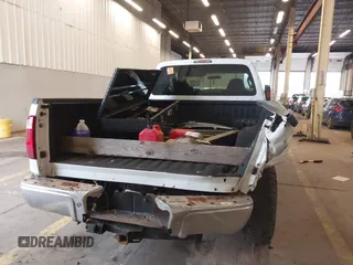 2010 Ford F-250 XL z VIN 1FTSX2BR4AEA28576, wystawiony jako IAAI lot #41615867 z przebiegiem Nie podano mil oraz . Historia ofert i sprzedaży dostępna na DreamBid. Obrazek 16.