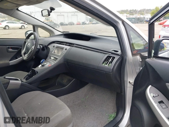 2015 Toyota Prius Four with VIN JTDKN3DU8F0426360, listed as a IAAI auction lot 42081419 with 147,748 mi miles. Bid and sale history available at carsss.com. Image 5.