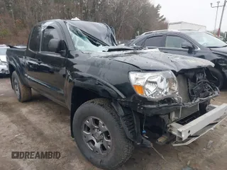 2011 Toyota Tacoma with VIN 5TFUU4EN9BX007217, listed as a IAAI auction lot 41798391 with 71,684 mi miles. Bid and sale history available at carsss.com. Image 1.