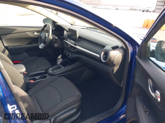 2020 Kia Forte LXS z VIN 3KPF24AD1LE244667, wystawiony jako IAAI lot #39083695 z przebiegiem 77 968 mil mil oraz . Historia ofert i sprzedaży dostępna na DreamBid. Obrazek 5.