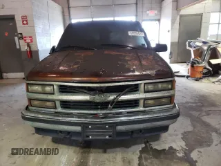 1997 Chevrolet Suburban with VIN 1GNEC16R1VJ352537, listed as a Copart auction lot 74200024 with 0 mi miles and Non Repairable. Bid and sale history available at carsss.com. Image 5.