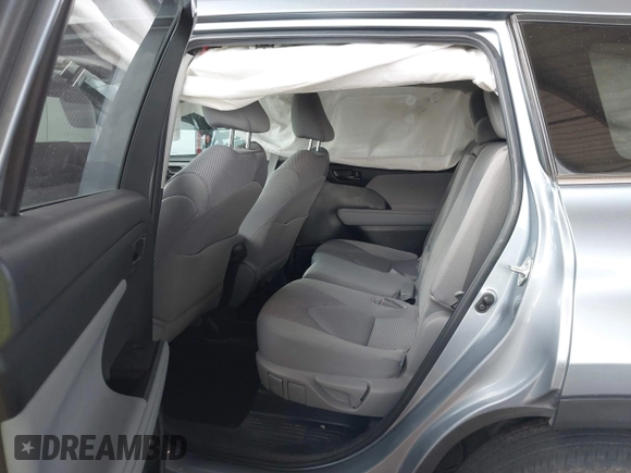 2024 Toyota Highlander LE with VIN 5TDKDRAH3RS051413, listed as a IAAI auction lot 42041267 with 33,210 mi miles and . Bid and sale history available at DreamBid. Image 8.