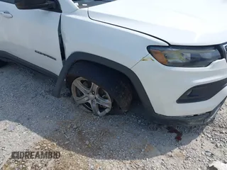 2023 Jeep Compass Latitude с VIN 3C4NJDBN2PT566984, выставлен на аукционе IAAI как лот 42492185 с пробегом 50 245 миль миль и . История ставок и продаж доступна на DreamBid. Изображение 17.