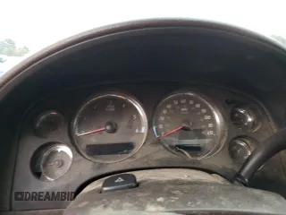 2007 GMC Sierra Denali z VIN 2GTEK638971651761, wystawiony jako Copart lot #73001574 z przebiegiem Nie podano mil oraz Nie do naprawy. Historia ofert i sprzedaży dostępna na DreamBid. Obrazek 9.